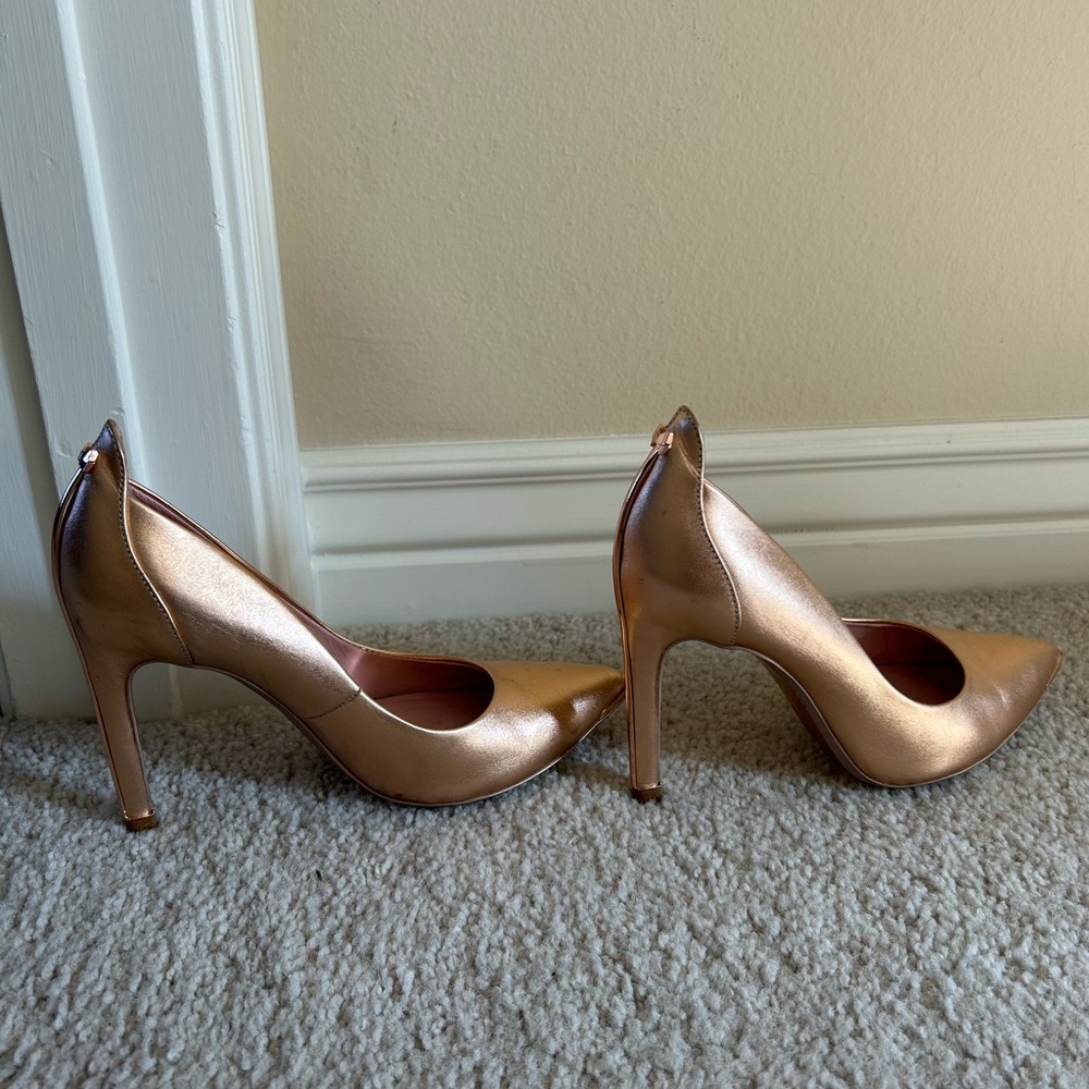 Ted Baker London Melisah Leather Rose Gold Pump - Picture 5 of 6